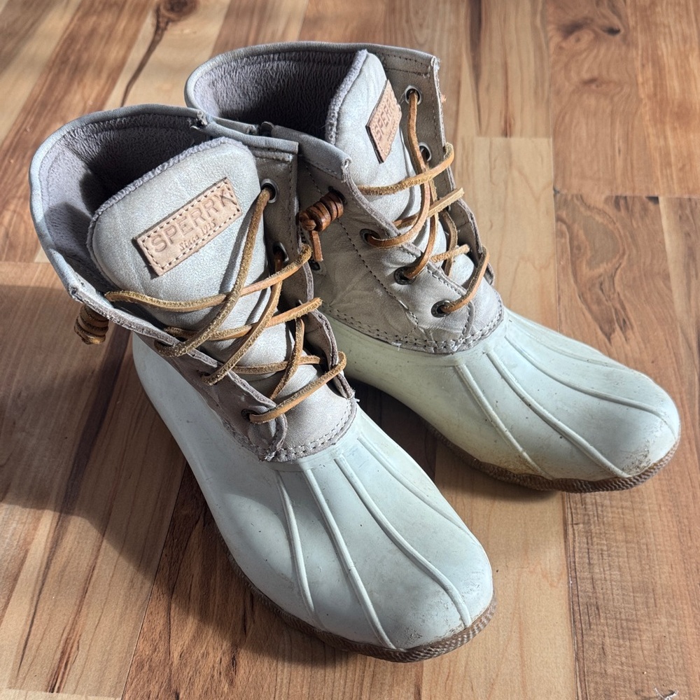Sperry Tan and Cream Boots